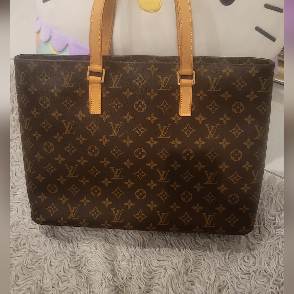 Louis Vuitton luco tote bag